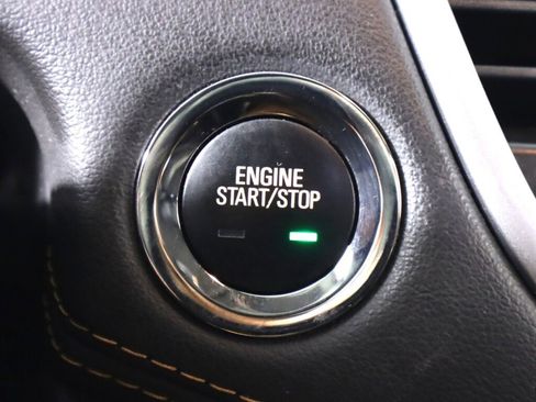 Used 2021 Chevrolet Trax LT w/ LT Convenience Package image 21