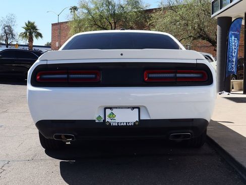 Used 2018 Dodge Challenger SXT image 11