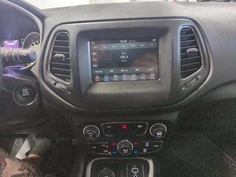 Used 2020 Jeep Compass Latitude w/ Cold Weather Group image 17