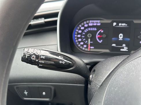 Used 2023 Hyundai Tucson SE image 12