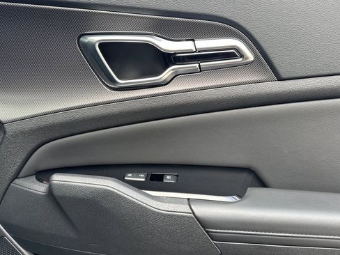 Used 2024 Kia Sportage SX image 19