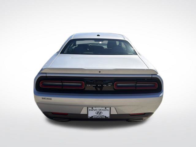 Used 2019 Dodge Challenger SXT RWD image 4