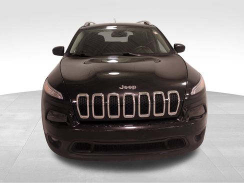 Used 2017 Jeep Cherokee Latitude image 9