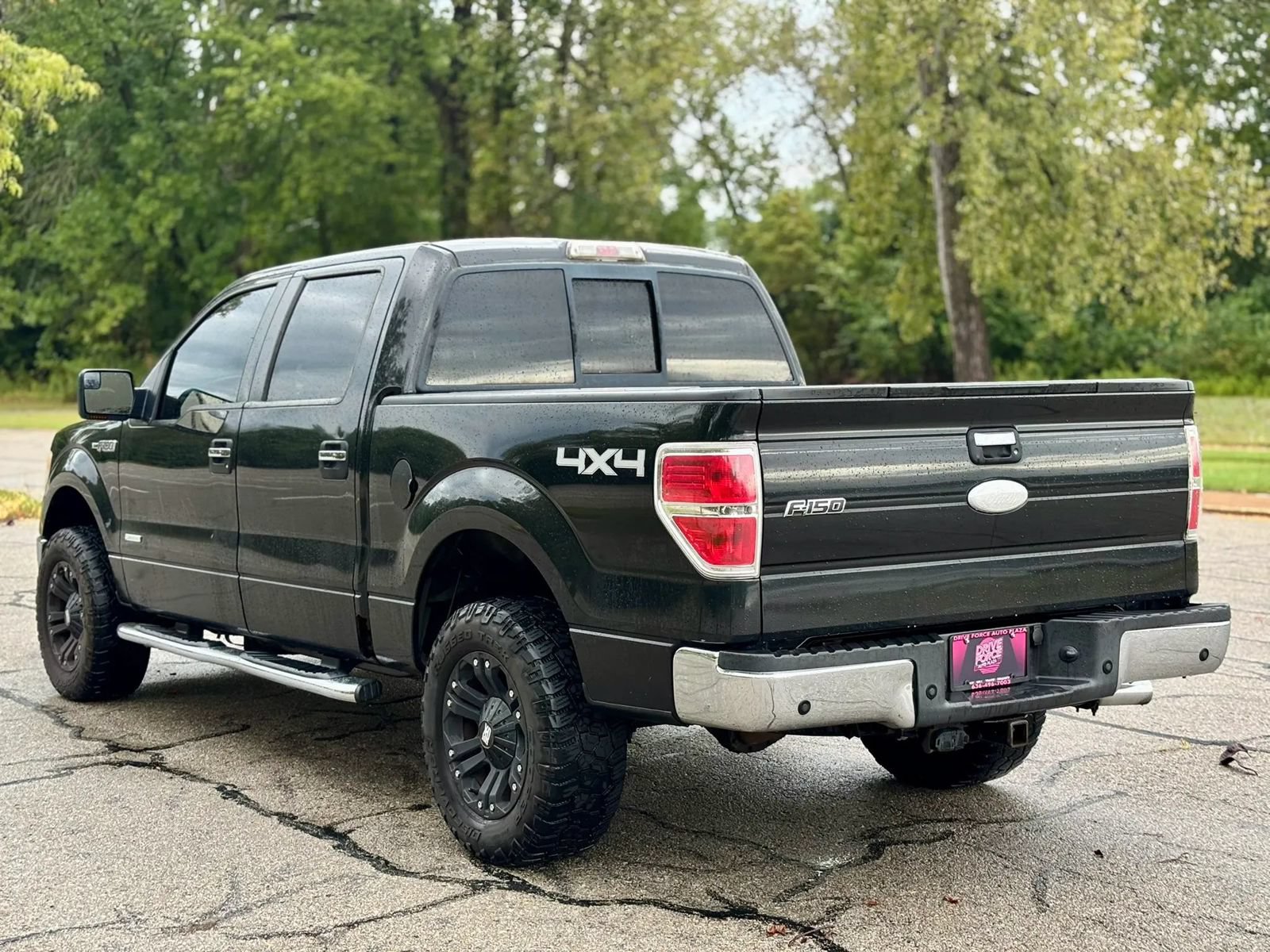 Used 2012 Ford F150 XLT w/ XLT Chrome Pkg AWD/4WD image 9