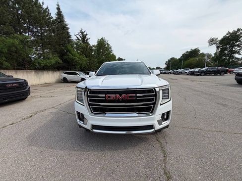 Used 2021 GMC Yukon SLT w/ SLT Premium Package AWD/4WD image 3
