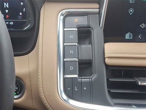 Used 2023 Chevrolet Tahoe Premier image 15