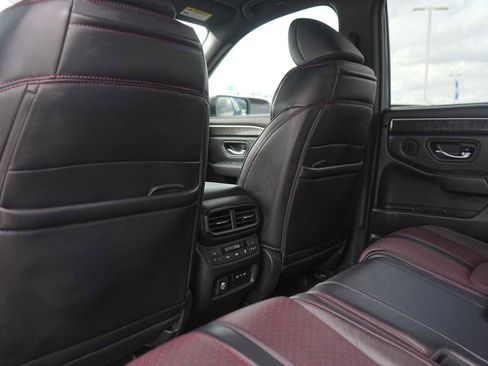 Certified 2025 Honda Pilot Black Edition image 13