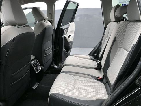 Used 2019 Subaru Forester Premium image 20
