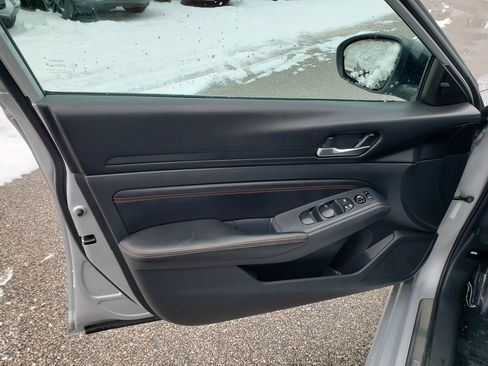 Used 2020 Nissan Altima 2.5 SR image 10