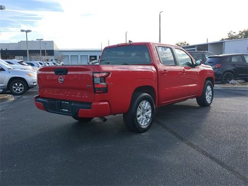 Used 2023 Nissan Frontier SV image 6