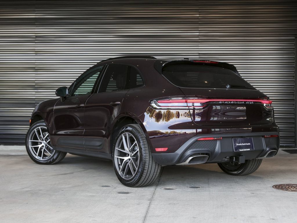 Certified 2026 Porsche Macan AWD/4WD image 3