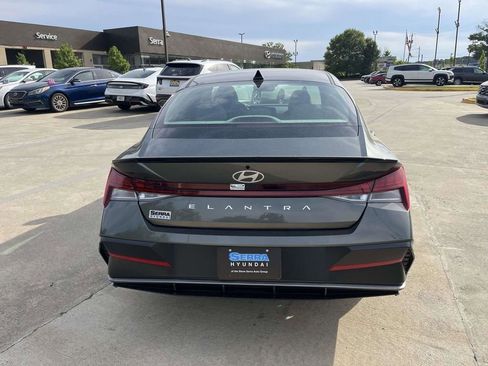 New 2026 Hyundai Elantra SEL Sport Premium FWD image 4