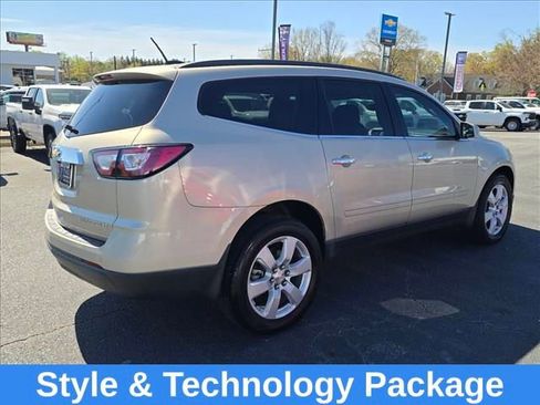 Used 2016 Chevrolet Traverse LT w/ Style and Technology Package image 5