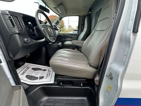 Used 2018 Chevrolet Express 2500 w/ Driver Convenience Package image 16