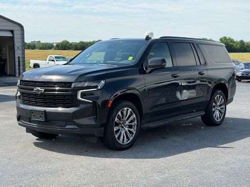Used 2023 Chevrolet Suburban RST w/ Sport Performance Package AWD/4WD image 8