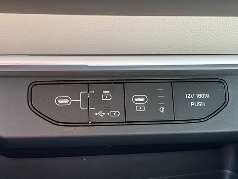 Used 2025 Kia Carnival SX Prestige FWD image 8