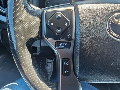 Used 2019 Toyota Tacoma TRD Off-Road AWD/4WD image 37