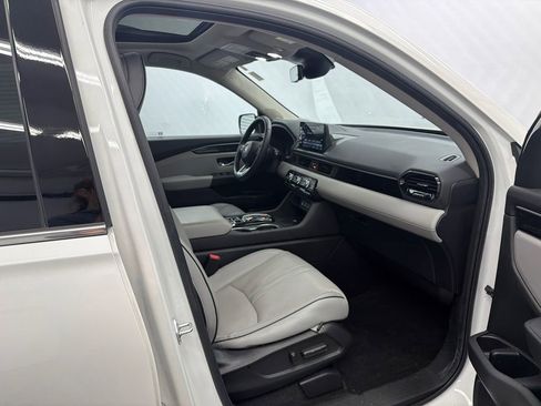 Used 2025 Honda Pilot Elite image 15