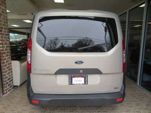 Used 2016 Ford Transit Connect XL image 5