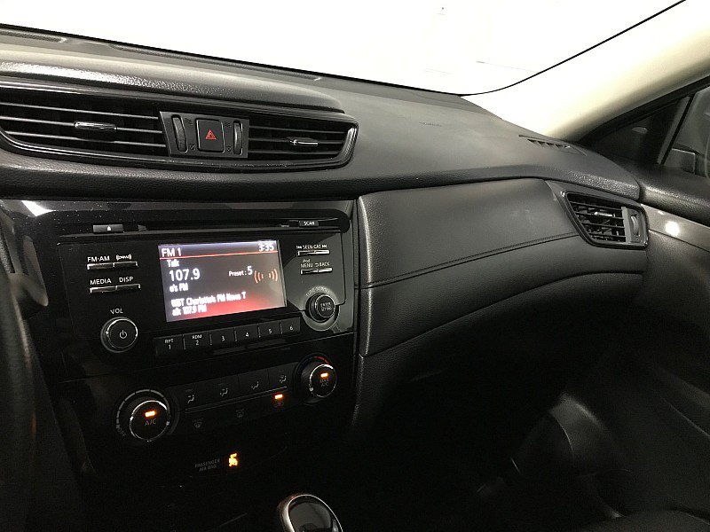 Used 2017 Nissan Rogue SV FWD image 26