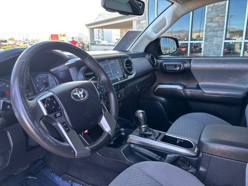 Used 2022 Toyota Tacoma SR5 w/ Technology Package image 19