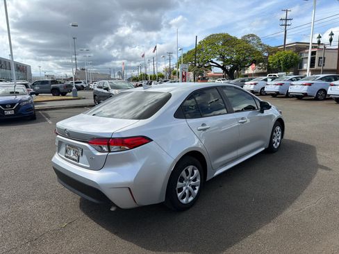 Used 2024 Toyota Corolla LE FWD image 3