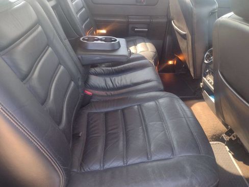 Used 2005 HUMMER H2 SUT w/ Preferred Equipment Group image 18