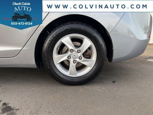 Used 2015 Hyundai Elantra SE image 13