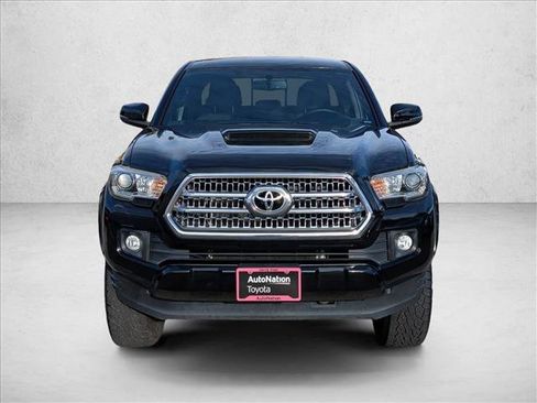 Certified 2017 Toyota Tacoma TRD Sport image 2
