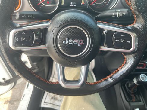 Used 2021 Jeep Gladiator Mojave w/ Cold Weather Group AWD/4WD image 24