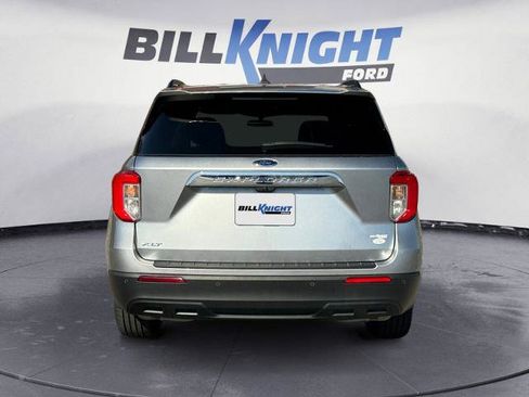 Used 2024 Ford Explorer XLT image 4