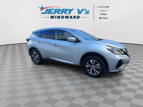 Used 2023 Nissan Murano S image 2