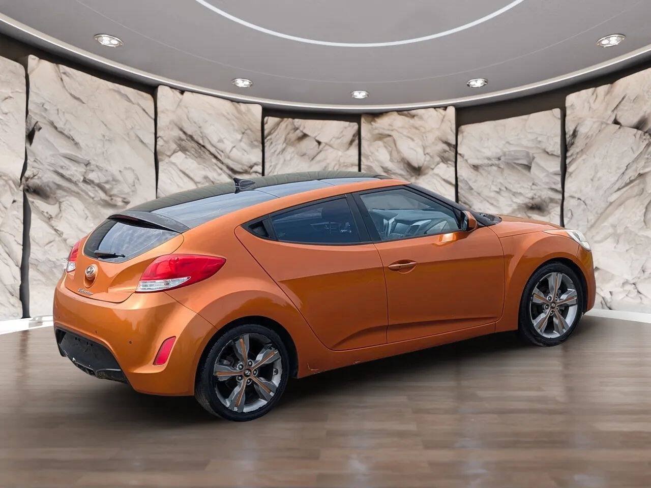 Used 2016 Hyundai Veloster w/ Option Group 03 FWD image 13