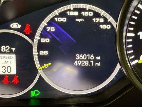 Used 2023 Porsche Panamera AWD/4WD image 12