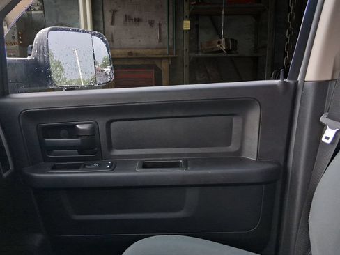 Used 2017 RAM 2500 Tradesman w/ Chrome Appearance Group RWD image 14