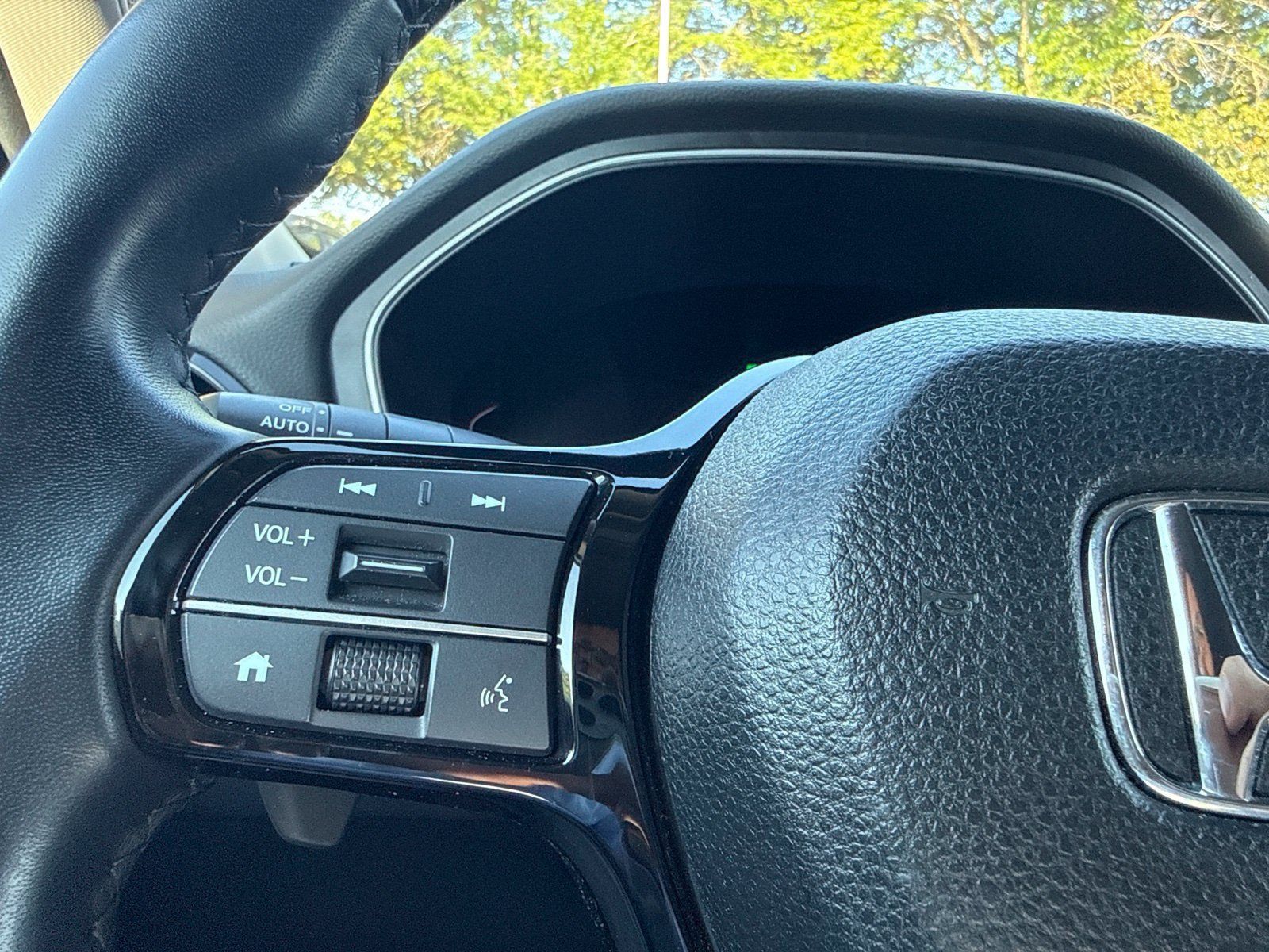 Used 2025 Honda Pilot EX-L image 27