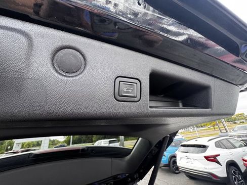 Used 2022 Chevrolet Equinox LT image 9