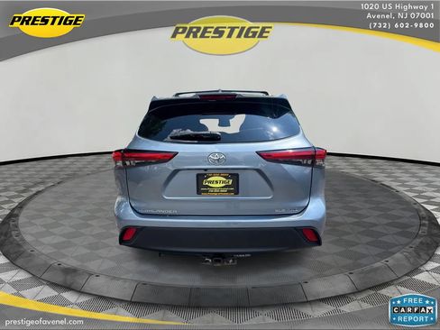 Used 2021 Toyota Highlander XLE AWD/4WD image 6