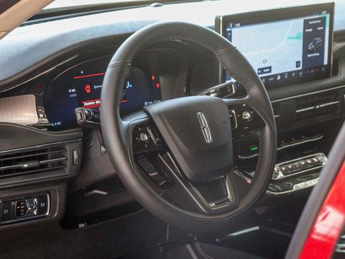 New 2024 Lincoln Corsair Grand Touring image 8