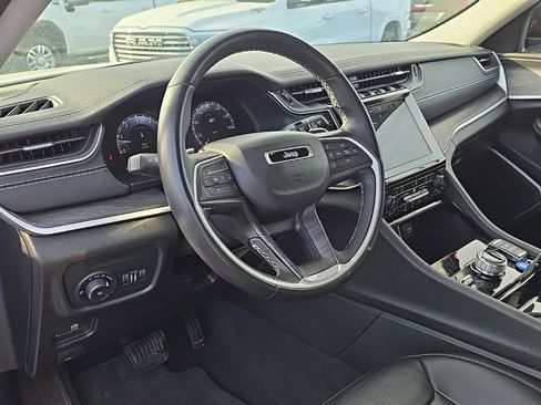 Used 2022 Jeep Grand Cherokee L Limited image 12