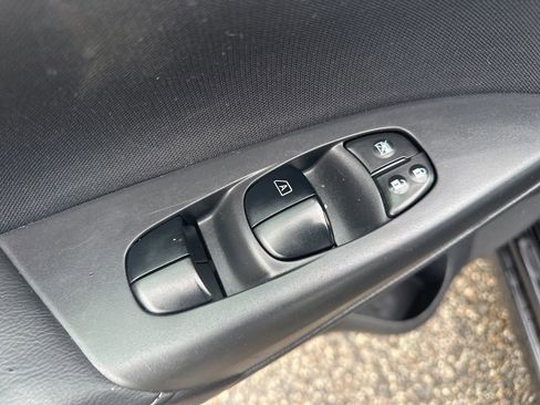 Used 2017 Nissan Sentra SV FWD image 16