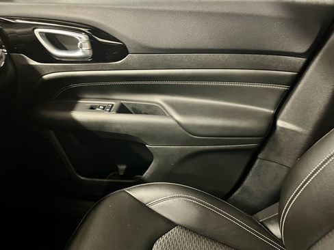 Used 2023 Jeep Compass Altitude image 15