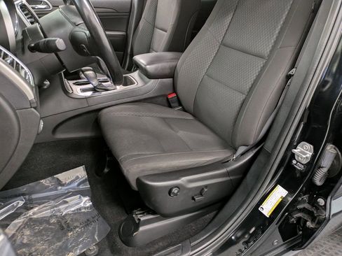 Used 2021 Jeep Grand Cherokee Laredo image 10