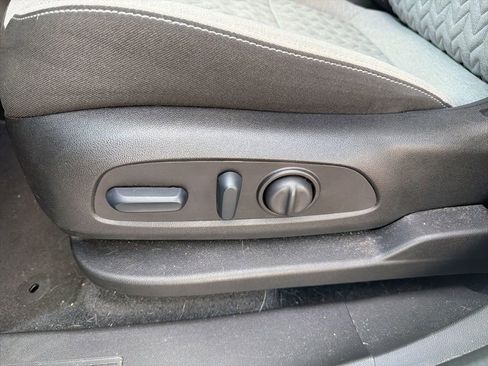 Used 2024 Chevrolet Equinox LS w/ LS Convenience Package FWD image 11