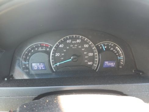 Used 2014 Toyota Camry LE FWD image 10