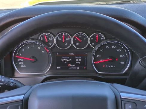 Used 2021 Chevrolet Silverado 1500 LT w/ Z71 Off-Road Package image 27