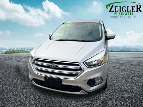 Used 2017 Ford Escape SE FWD image 9
