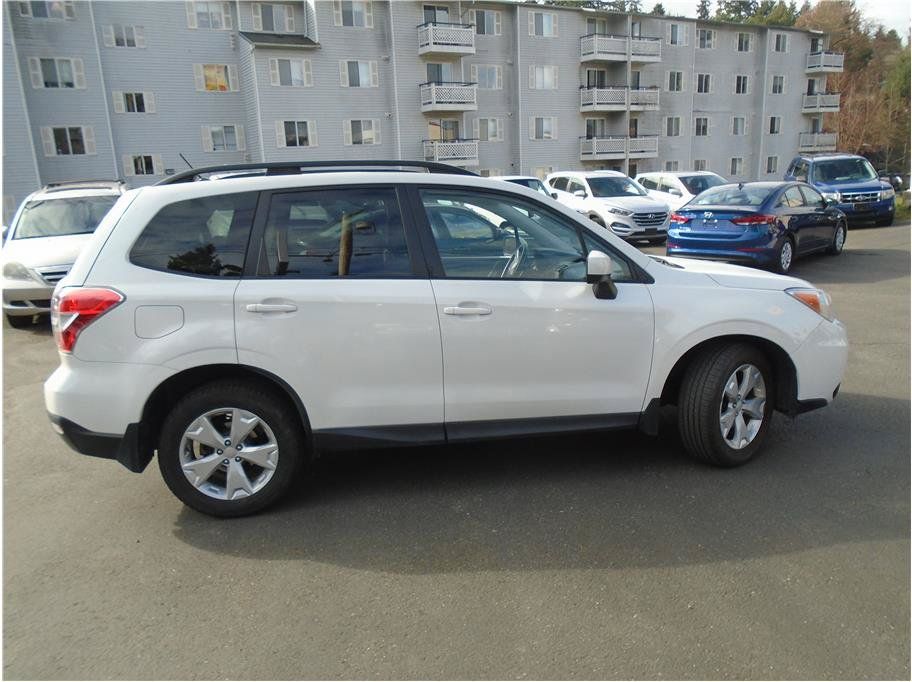 Used 2015 Subaru Forester 2.5i Premium w/ All-Weather Package AWD/4WD image 5