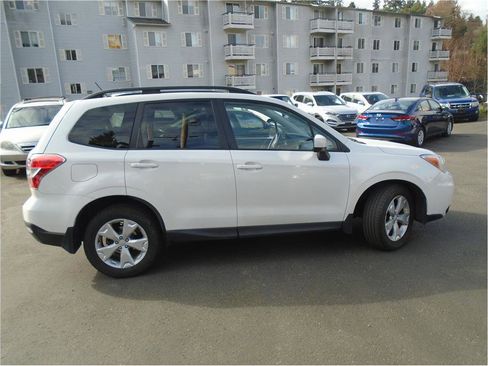 Used 2015 Subaru Forester 2.5i Premium w/ All-Weather Package image 5