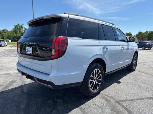 Used 2025 Ford Expedition Platinum AWD/4WD image 8